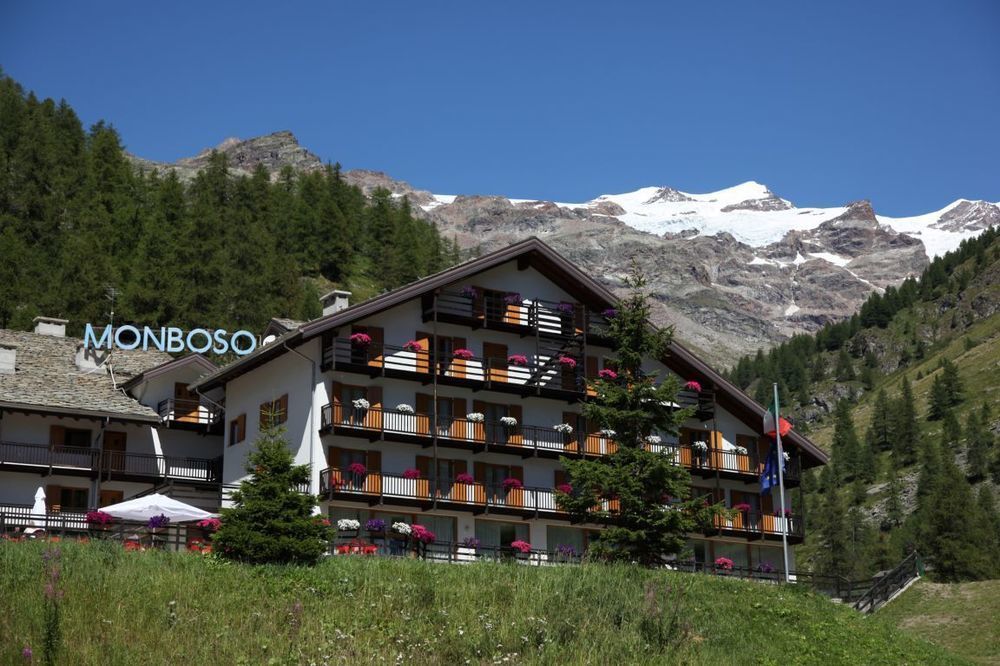 La Trinite Monboso Hotel 格雷索拉特里尼泰 外观 照片