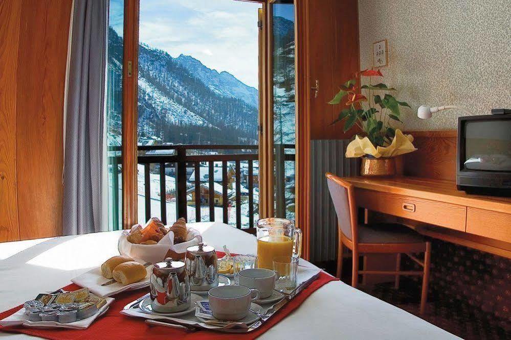 La Trinite Monboso Hotel 格雷索拉特里尼泰 外观 照片